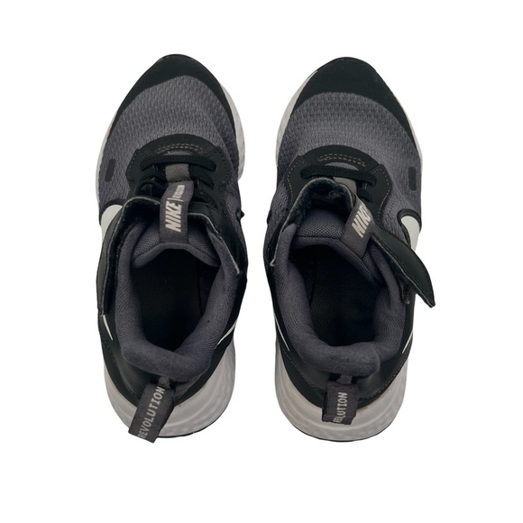 Nike Gray Black Revolution 5 Sneakers Size 12 C Kid’s - Picture 4 of 8